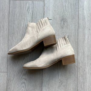 Pink Lily Suede Winter Booties Size 10